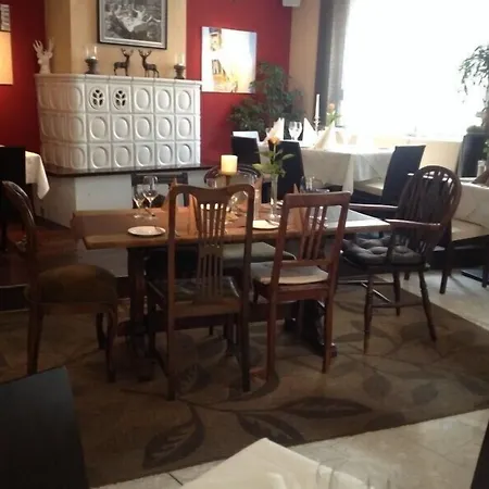 Restaurant Alter Hof Hotel 2*